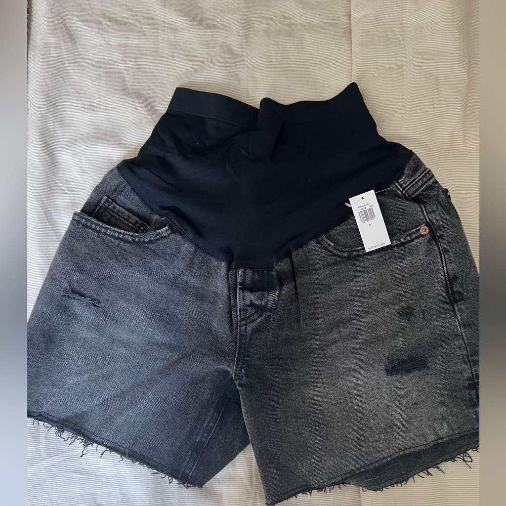 NWT Maternity Cutoff Jean Shorts